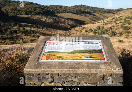 Informationen beachten Panel geschrieben in Englisch, Tamil und Singhalesen, Horton Plains Nationalpark, Central Province, Sri Lanka, Asien Stockfoto