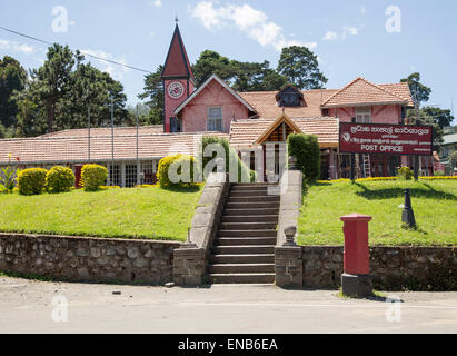 Koloniale Architektur der Post in der Stadt Nuwara Eliya, Central Province, Sri Lanka, Asien Stockfoto