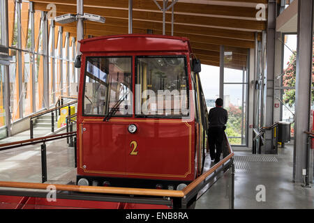 Wellington-Seilbahn führt vom Lampton Quay zu den botanischen Gärten, Wellington, Neuseeland. Stockfoto