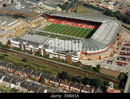 Luftaufnahme des Old Trafford nach dem Abriss des Stretford End am Ende der Saison 1992 zur Einhaltung der Taylor-Bericht. Juli 1992. Stockfoto