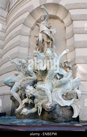 Der Brunnen macht auf dem Meer von Rudolf Weyr in Wien, Österreich Stockfoto