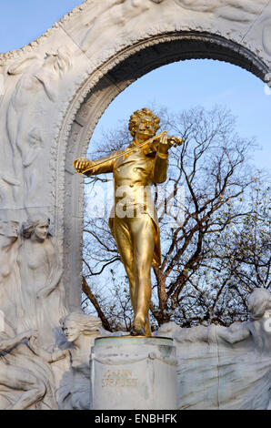 Die Statue von Johann Strauss im Wiener Stadtpark Stockfoto