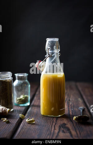 Vorbereitung eines Mumbai Maultier-Cocktails. Stockfoto