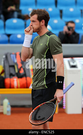 München, Deutschland. 2. Mai 2015. Andy Murray aus Großbritannien macht eine Faust in einem Viertelfinale gegen Rosol der Tschechischen Republik bei der ATP-Tennis-Turnier in München, Deutschland, 2. Mai 2015 entsprechen. Foto: PHILIPPE RUIZ/Dpa/Alamy Live News Stockfoto