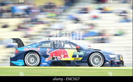 Hockenheim, Deutschland. 2. Mai 2015. Mattias Ekstroem von Audi Sport Team Abt Sportsline fährt einen Audi RS5 auf dem Hockenheimring Rennstrecke während einer Qualifikationsrunde beim ersten Rennen der Saison der Deutschen Tourenwagen Meisterschaft (DTM) in Hockenheim, Deutschland, 2. Mai 2015. Foto: UWE ANSPACH/Dpa/Alamy Live News Stockfoto