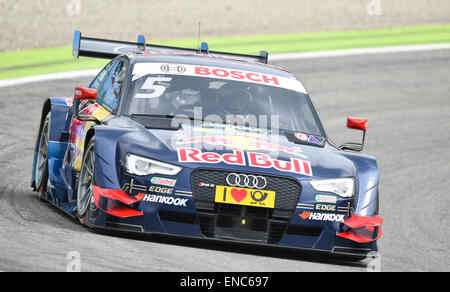 Hockenheim, Deutschland. 2. Mai 2015. Mattias Ekstroem von Audi Sport Team Abt Sportsline fährt einen Audi RS5 auf dem Hockenheimring Rennstrecke während einer Qualifikationsrunde beim ersten Rennen der Saison der Deutschen Tourenwagen Meisterschaft (DTM) in Hockenheim, Deutschland, 2. Mai 2015. Foto: UWE ANSPACH/Dpa/Alamy Live News Stockfoto