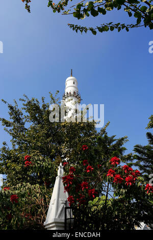 Der Bhimsen Turm oder Dharahara Tempel, Thamel Bezirks, alte Stadt, Stadt Kathmandu, Nepal, Asien. Stockfoto