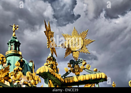 Goldene Ornamente und Skulpturen von Schloss Charlottenburg, Berlin Stockfoto