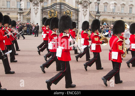 London, UK. 2. Mai 2015. Buckingham Palace kündigte die Geburt das Babymädchen geboren am Lindo Flügel des Saint Marys Hospital, der Herzog und die Herzogin von Cambridge Credit: Amer Ghazzal/Alamy Live-Nachrichten Stockfoto