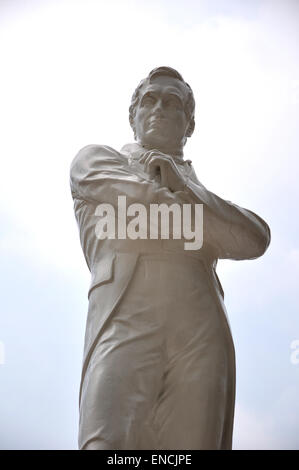 Statue von Sir Thomas Stamford Raffles, (6. Juli 1781 – 5. Juli 1826), ein britischer Staatsmann und Gründer von Singapur Stockfoto