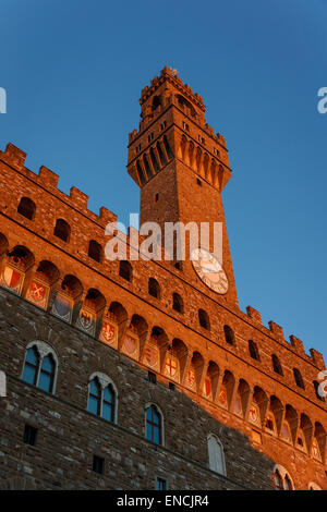 Der Palazzo Vecchio Turm in eine schöne Abendsonne von Florenz. Stockfoto