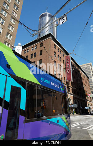 "Downtown Atlanta in Georga USA Atlanta Straßenbahn oder einfach den Downtown Loop, ist eine Straßenbahnlinie in Atlanta Peachtree St Stockfoto