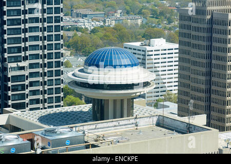 "Downtown Atlanta in Georga USA The Hyatt Regency beantragt Vorschläge von Designern zu wiederholen und erneut öffnen, Polaris, Probabl Stockfoto