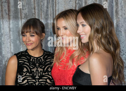 25. Internationaler Frauentag Media Foundation Mut in Journalism Awards im Beverly Hilton Hotel - Anreise mit: Rashida Jones, Kate Hudson, Olivia Wilde wo: Los Angeles, California, Vereinigte Staaten von Amerika bei: 28. Oktober 2014 Stockfoto