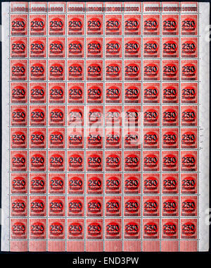 Komplette Blatt 100 unbenutzte 1923 250.000 D-Mark überdruckt "hyper-Inflation" Briefmarken - Deutschland. Stockfoto