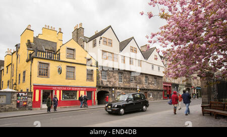 Das Museum of Edinburgh die Canongate, Edinburgh, Schottland im Frühjahr Stockfoto