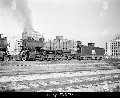 [Missouri-Kansas-Texas, Lok Nr. 855 mit Tender] Stockfoto