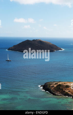 St. Barths, French West Indies: Blick auf Île Chevreau, Chevreau Island, einer kleinen Insel an der Nordküste von St. Lucia in der Karibik Stockfoto