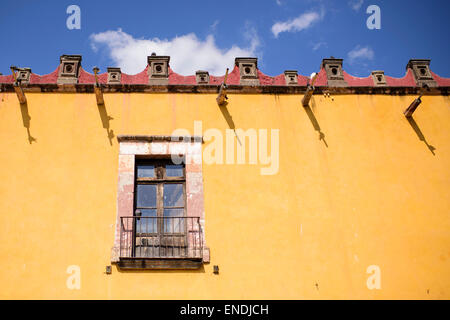 Eisen-Balkon in San Miguel de Allende, Mexiko Stockfoto