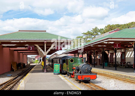 Bahn Haltestelle Ravenglass auf Ravenglass & Eskdale Railway, Lake District National Park, West Cumbria, England UK Stockfoto