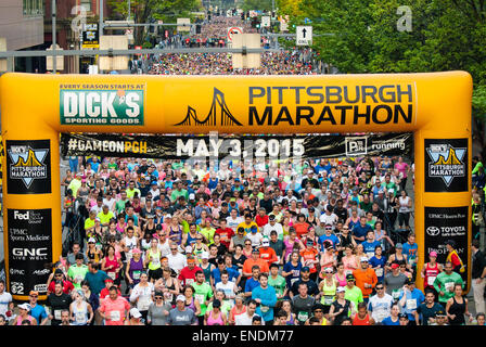 Pittsburgh, USA. 3. Mai 2015. Läufer aus Pittsburgh und der ganzen Welt konkurrierten in der 2015 Dick Sporting waren Pittsbur Stockfoto