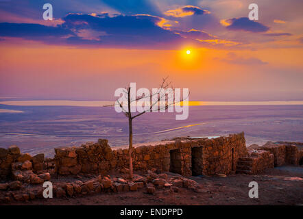 Wunderschönen Sonnenaufgang über Festung Masada Stockfoto