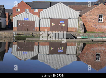 Exeter Ruderclub auf der Exeter Kanal in Devon Stockfoto