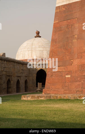 Mausoleum von Ghiyath al-Din Tughluq Tughluqabad Stockfoto