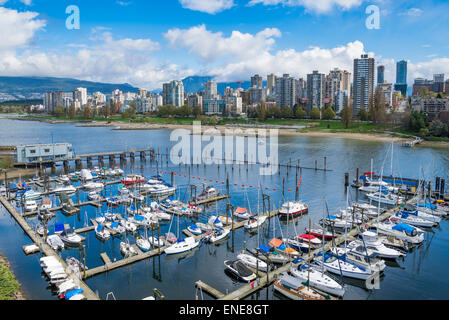 West End Skyline und False Creek Marina, Harbour Centre Tower, Vancouver, Britisch-Kolumbien, Kanada Stockfoto