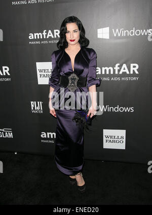 Prominente besuchen 2014 AmfAR LA Inspiration Gala zu Ehren Tom Ford in den Milk Studios.  Mitwirkende: Dita Von Teese wo: Los Angeles, California, Vereinigte Staaten von Amerika bei: 29. Oktober 2014 Stockfoto