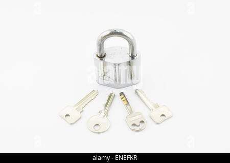 viele Schlüssel isoliert auf weißem Hintergrund Stockfoto