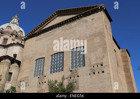 Italien. Rom. Curia Julia oder Kurie. Dem Senat-Haus in der antiken Stadt Rom. Das Forum Romanum. Stockfoto