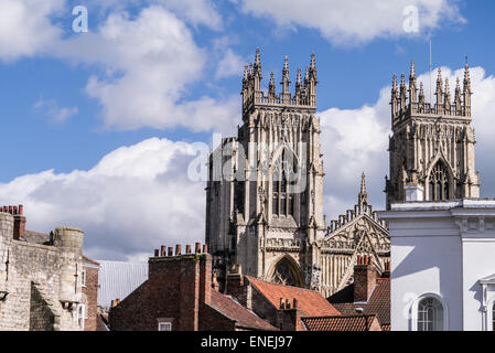 York Minster über den Dächern, York, UK Stockfoto