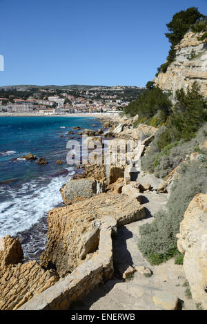 Küstenweg geschlossen oder durch Steinschlag oder gefallenen Felsen und die Erosion der Küsten Cassis Provence Frankreich blockiert Stockfoto