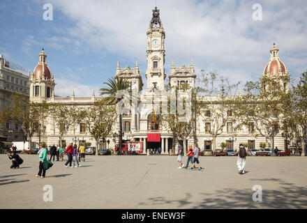 Plaza del Ayuntaminento mit dem Rathaus, Valencia, Spanien Stockfoto