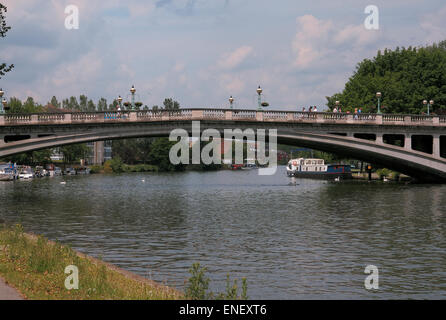 Brücke über den Fluss Kennet Reading Berkshire England UK Stockfoto