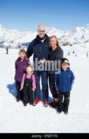 Familie in den französischen Alpen Urlaub Stockfoto