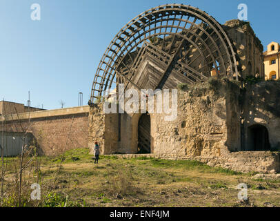 Cordoba, Provinz Córdoba, Spanien. Molino y Noria De La Albolafia.  Wasserrad und Mühle von Albolafia am Ufer des Guadalquivir Stockfoto