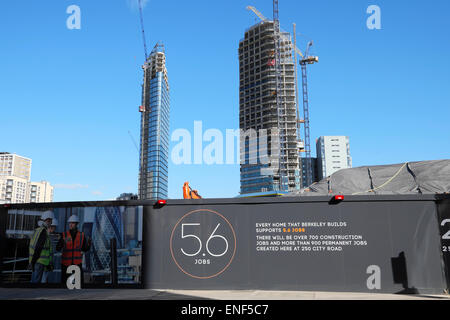 Ein Blick auf das neue Lexikon und Canaletto Luxus Apartment Hochhäuser im Bau in der Nähe der neuen 250 City Road-Baustelle in Islington London EC1V England UK 2015 KATHY DEWITT Stockfoto