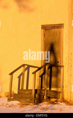 Sonnenuntergang am alten Schulhaus in Saskatchewan aufgegeben Stockfoto