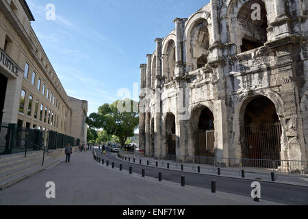 Die Arena von Nimes ist ein römisches Amphitheater befindet sich in der französischen Stadt Nimes. Stockfoto