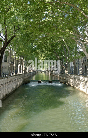 Die Quais De La Fontaine in Nimes Frankreich ist ein Teil auf die umfangreichen 50 km Wasserleitung Stockfoto