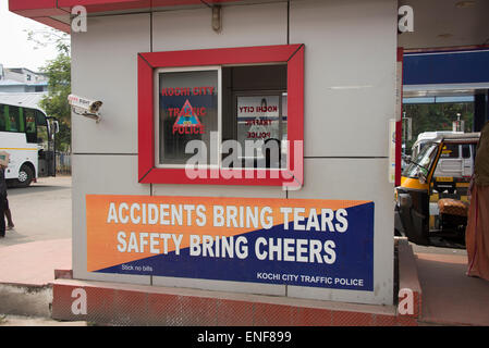 Ein höflich Kochi City Traffic Police beachten in Kochi, Kerala, Indien. Stockfoto