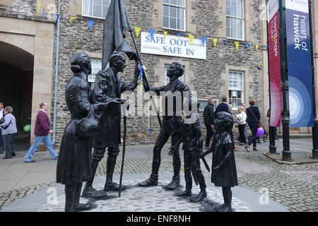 Quincentenary Statue am Turm Knowe, Hawick - gemeinsame Reiten "Sichere Oot, sicher In" Zeichen Stockfoto