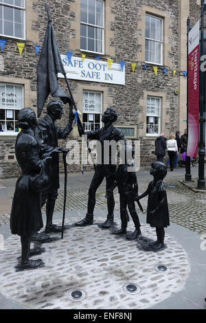 Quincentenary Statue am Turm Knowe, Hawick - gemeinsame Reiten "Sichere Oot, sicher In" Zeichen Stockfoto