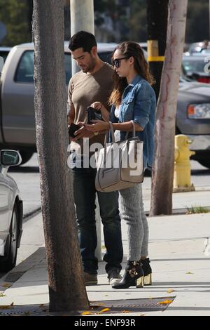 Jesse Metcalfe und Cara Santana gehen zum Mittagessen im Urth Caffe