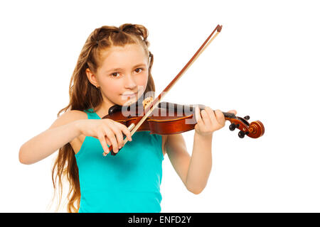 Kleines Mädchen hält Zeichenfolge und Violine spielen Stockfoto