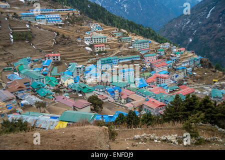 Namche Bazar, Nepal - vom 16. März 2015: Luftaufnahme von Namche Bazar in der Everest Region Nepal Stockfoto