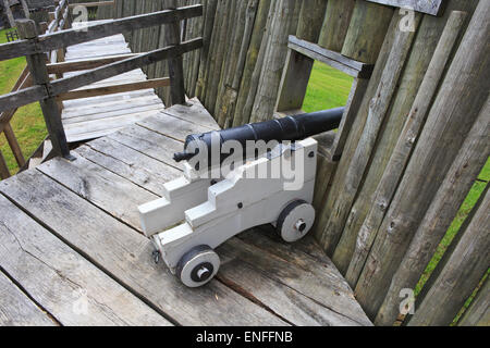 Kanone auf Wand, Fort Loudoun State Park, TN, Franzosen- und Indianerkrieg Fort. Stockfoto