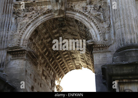 Italien. Rom. Bogen des Septimius Severus. Die Parther Siege des Kaisers Septimius Severus zu gedenken.  203 N. CHR. Das Forum Romanum. Stockfoto